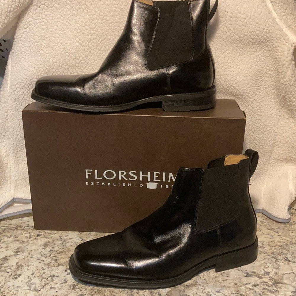 Beautiful Florsheim Booties